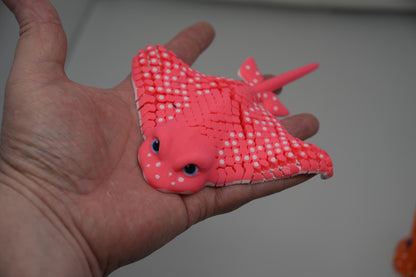 Stingray- articulated 3d printed-3D Stingray - Articulated Fidget Toy, Engaging Marine Decor Idea, Ideal Gift for Beach Lovers & Coworkers